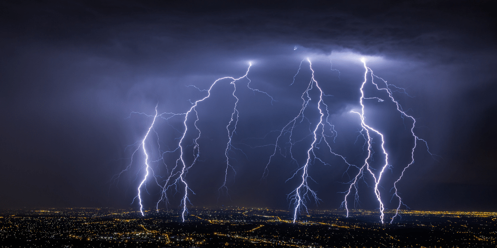 Descargas eléctricas atmosféricas. Origen, impactos y sistemas de  protección - Suramericana