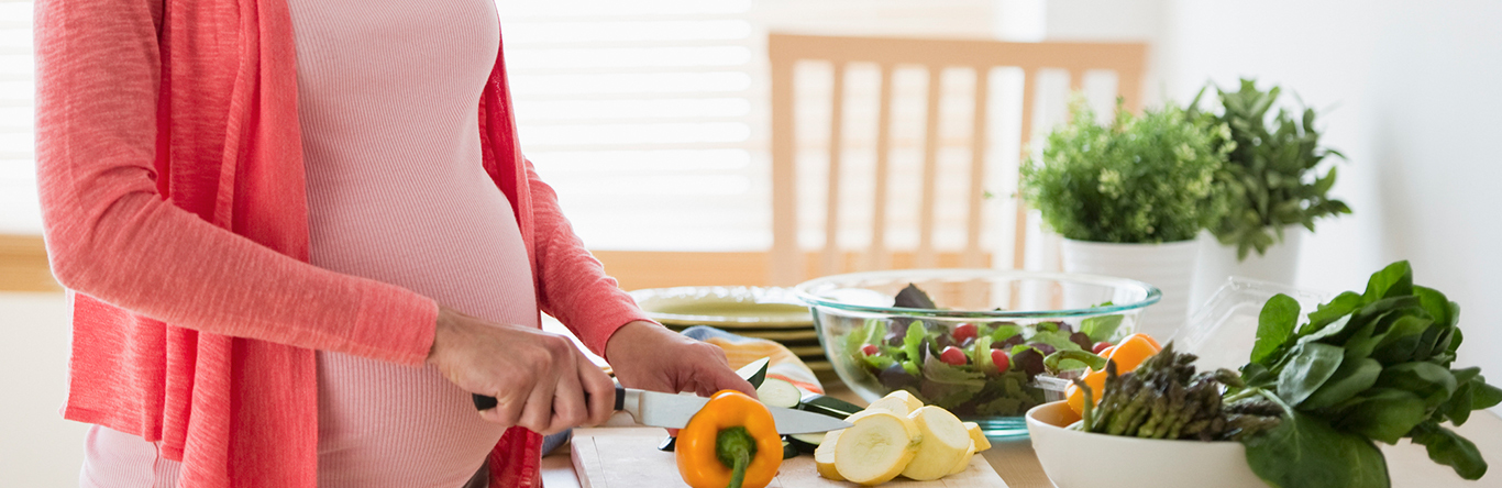 ¿Cómo debe ser la alimentación de madres gestantes, en periodo de lactancia y la de recién nacidos?