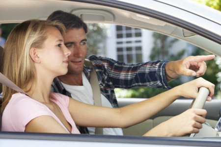5 consejos para aprender a manejar carro de forma segura - Seguros SURA ...