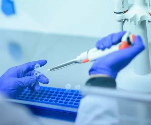 VacunaCovid, FamiliaCov, MutacionesYVariantes