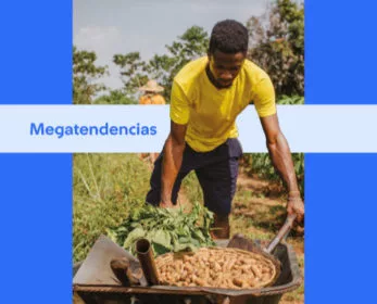 Obre trabajando en el campo hace parte de la portada del informe de mega tendencias Suramericana